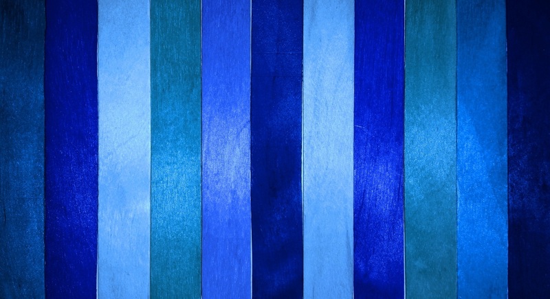 В Челябинской области перекрасили забор жилого дома, напомнивший местной жительнице флаг Украины