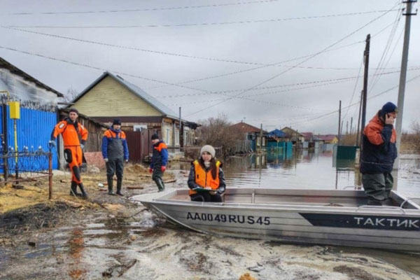 Уровень воды в реке Тобол в Кургане вырос за четыре часа на 23 см | Повышение уровня воды в Тоболе у Кургана: отметка достигла 619 см Уровень воды в реке Тобол в Кургане вырос за четыре часа на 23 см | Повышение уровня воды в Тоболе у Кургана: отметка достигла 619 см
