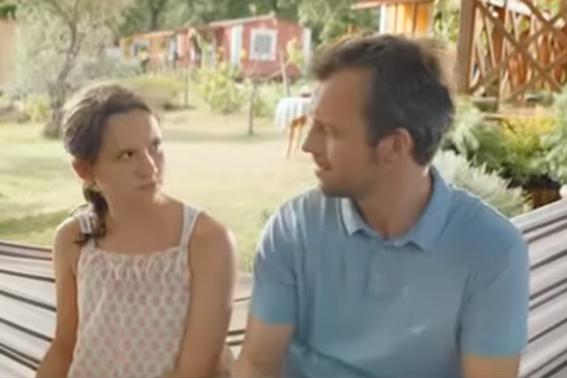 «И в моей жизни был Валера»: в рекламе отец успокоил дочку историей из молодости. ВИДЕО «И в моей жизни был Валера»: в рекламе отец успокоил дочку историей из молодости. ВИДЕО