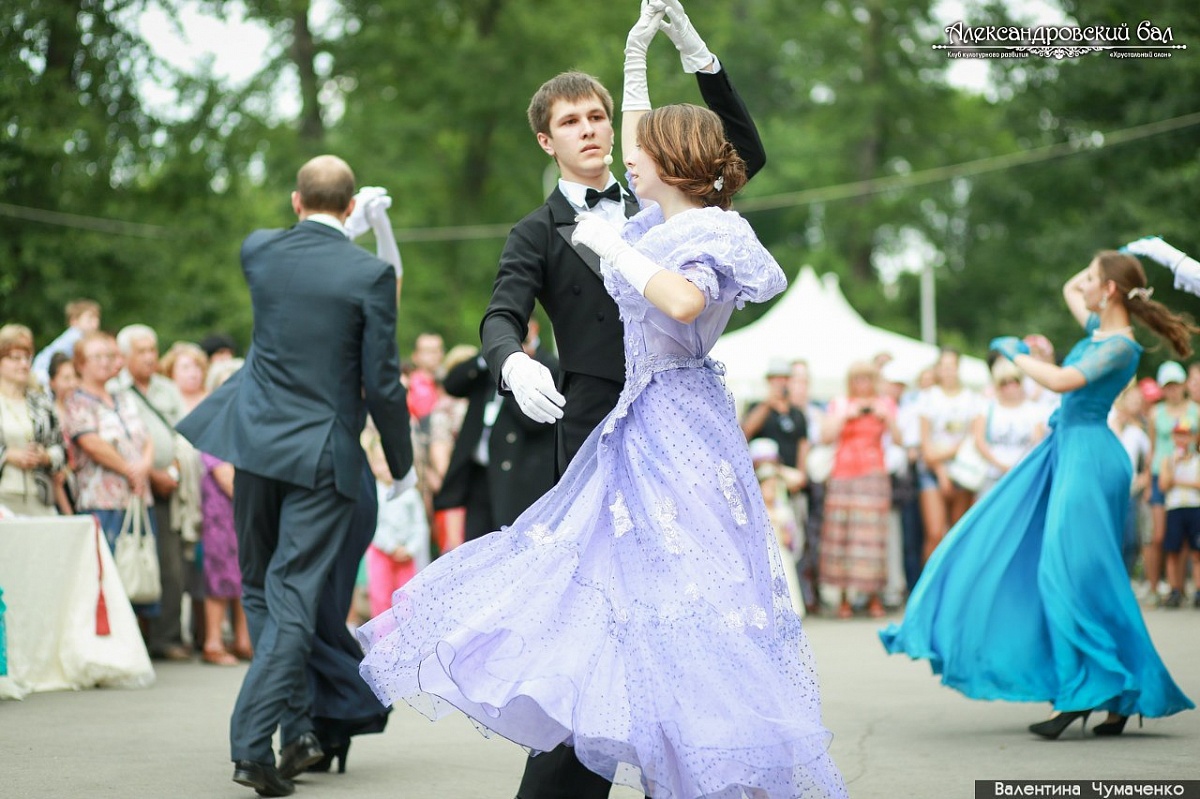 В Липецке прошел Александровский бал В Липецке прошел Александровский бал