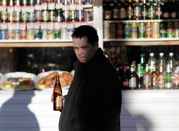 ВЦИОМ: почти половина россиян бросили пить ВЦИОМ: почти половина россиян бросили пить