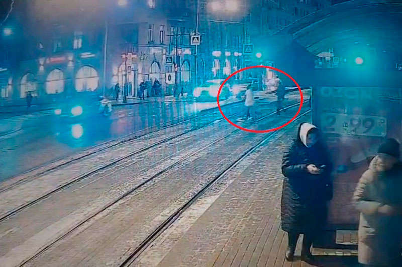 Стрелявший в экс-возлюбленную из-за ревности житель Петербурга найден мёртвым | Ранивший женщину из пистолета житель Петербурга найден мёртвым