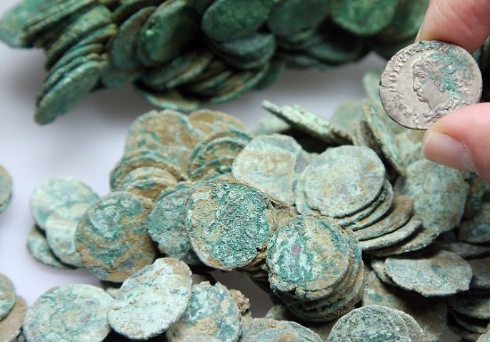 В Москве на ВДНХ нашли клад с монетами начала прошлого века В Москве на ВДНХ нашли клад с монетами начала прошлого века