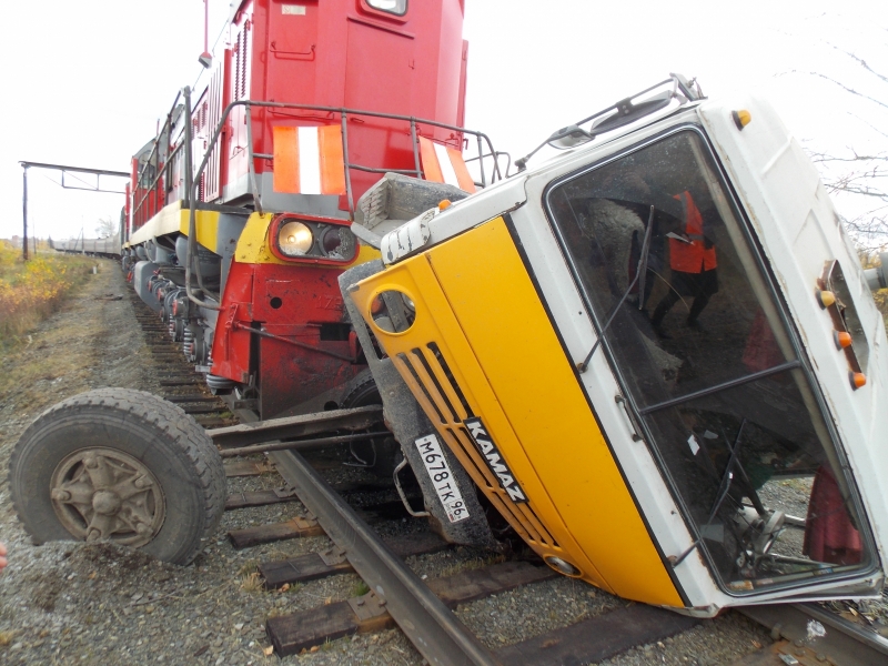 На Среднем Урале произошло ДТП с участием грузового автомобиля и поезда. Есть пострадавший