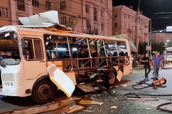 В Воронеже взорвался автобус, есть пострадавшие В Воронеже взорвался автобус, есть пострадавшие