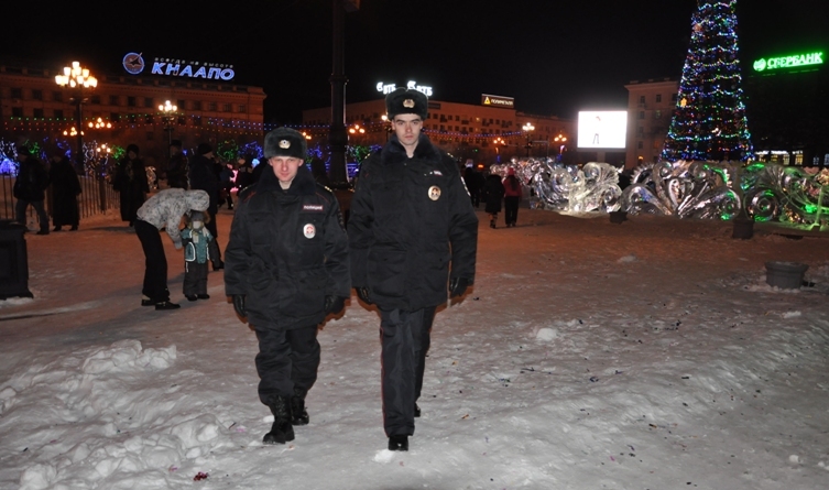 Более ста полицейских обеспечили спокойствие и безопасность жителей Хабаровского края в новогоднюю ночь Более ста полицейских обеспечили спокойствие и безопасность жителей Хабаровского края в новогоднюю ночь