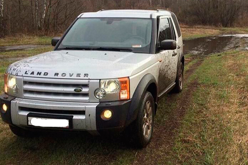 В Екатеринбурге пьяные сотрудники автомойки угнали внедорожник