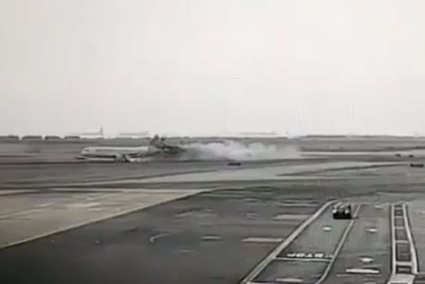 При столкновении самолёта с автомобилем в Перу погибли два человека При столкновении самолёта с автомобилем в Перу погибли два человека