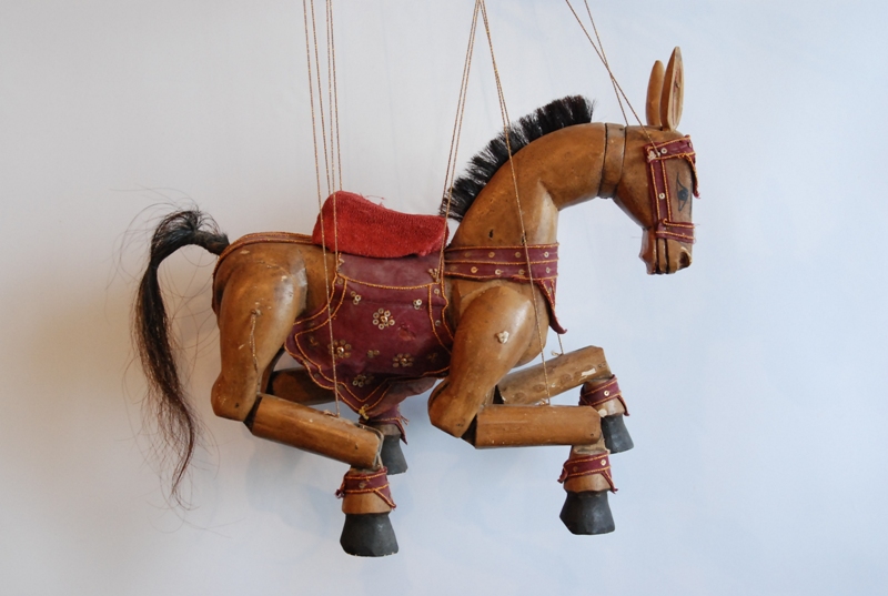 В Санкт-Петербург привезли мистических кукол из Мьянмы