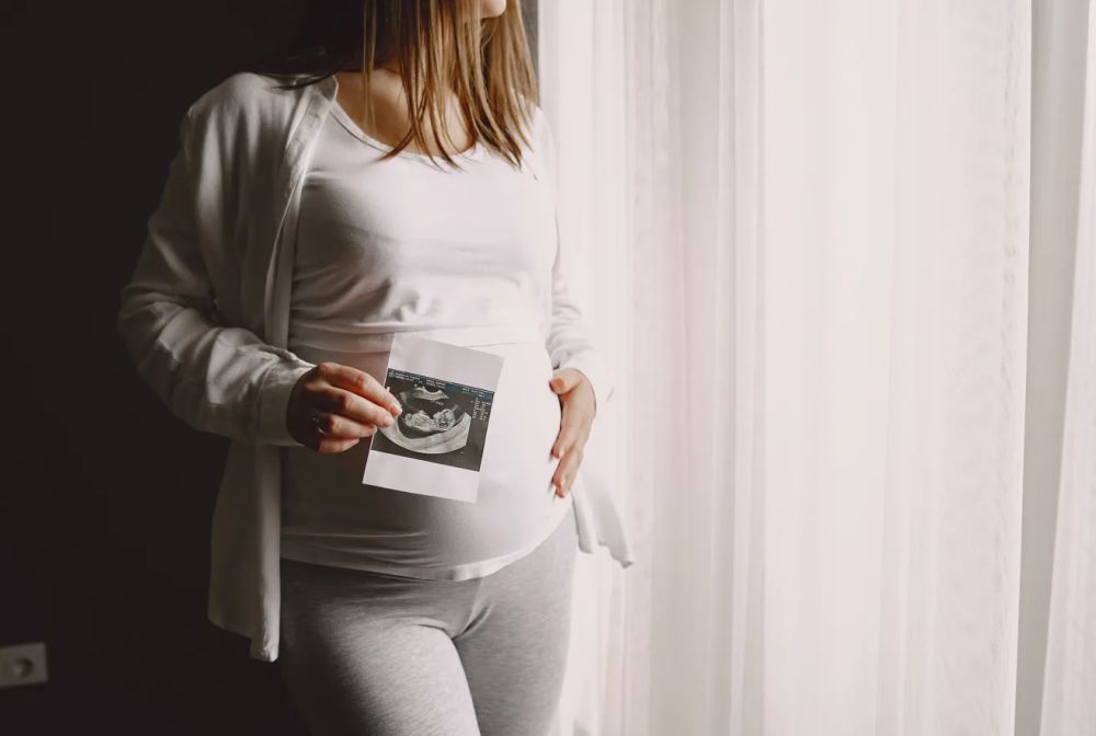 В России хотят платить пособия всем беременным без учета дохода и сроков — систему поддержки могут полностью изменить | Беременным хотят платить пособия без учета дохода