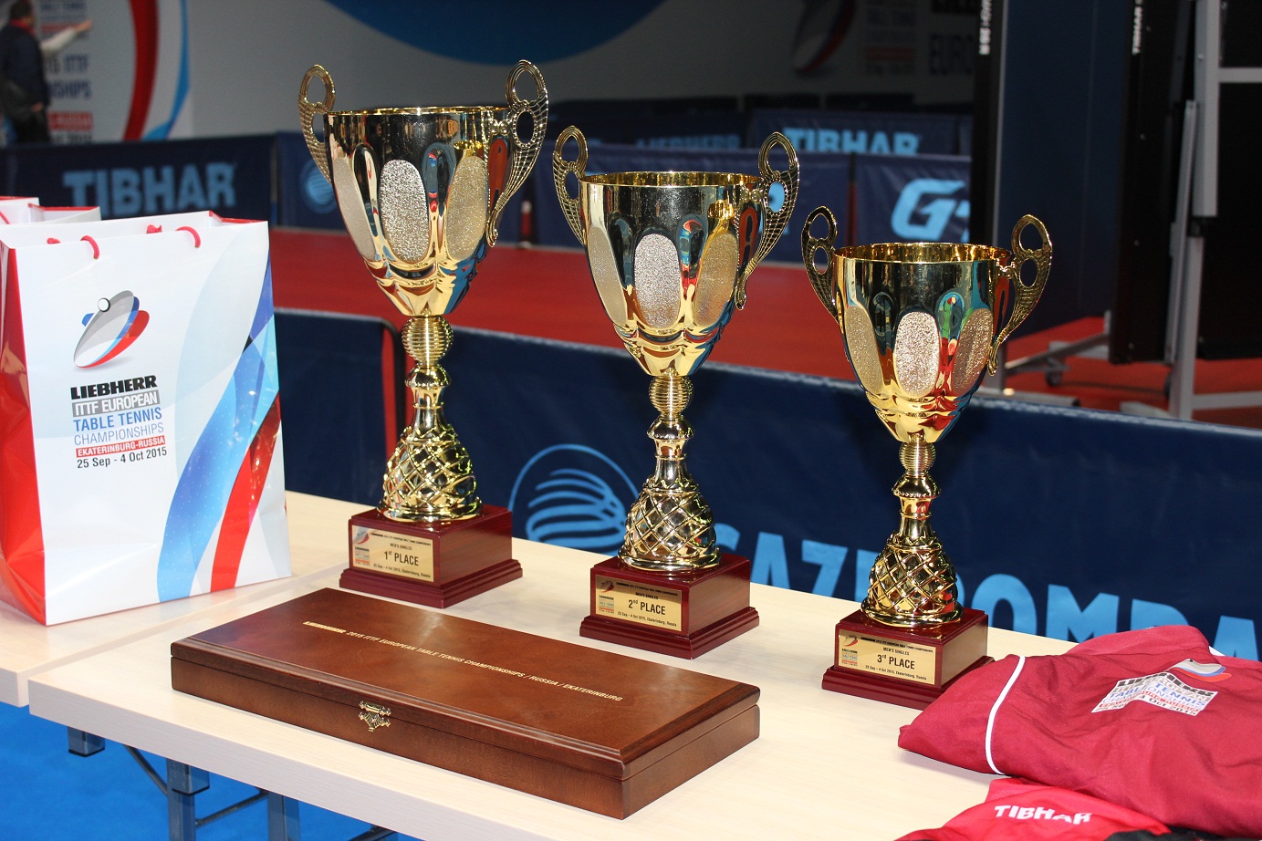 В Екатеринбург прибыли награды чемпионата Европы по настольному теннису В Екатеринбург прибыли награды чемпионата Европы по настольному теннису
