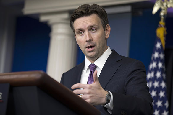 В Вашинтоне примерили маски клоунов. Понравилось В Вашинтоне примерили маски клоунов. Понравилось