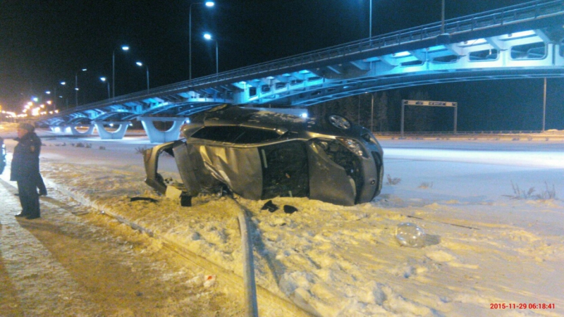 В Ханты-Мансийске в ДТП пострадали 3 человека В Ханты-Мансийске в ДТП пострадали 3 человека