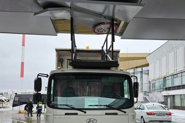 Северо-Западная транспортная прокуратура организовала проверку по факту ДТП в Пулково | В аэропорту Пулково грузовик врезался в здание терминала Северо-Западная транспортная прокуратура организовала проверку по факту ДТП в Пулково | В аэропорту Пулково грузовик врезался в здание терминала