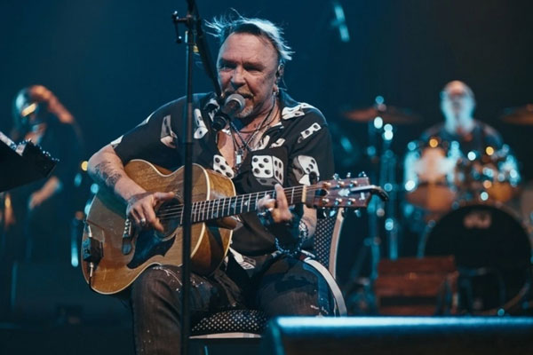 Гарика Сукачёва госпитализировали перед концертом в Карелии Гарика Сукачёва госпитализировали перед концертом в Карелии