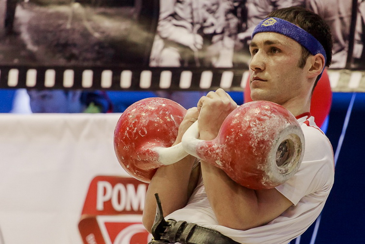 «Военнослужащие на соревнованиях в Челябинске в общей сложности подняли гири более 2 тысяч раз «Военнослужащие на соревнованиях в Челябинске в общей сложности подняли гири более 2 тысяч раз