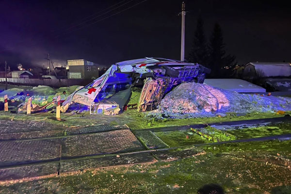 Поезд столкнулся со скорой в Стерлитамаке Поезд столкнулся со скорой в Стерлитамаке