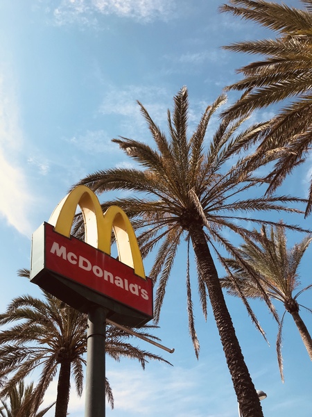 Почему в Казахстане закрыли Mcdonald's Почему в Казахстане закрыли Mcdonald's