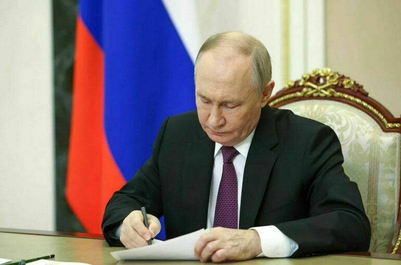 Путин разрешил бесплатное обучение для школьников, не сдавших ГИА | Путин подписал закон о бесплатном обучении девятиклассников, не прошедших ГИА Путин разрешил бесплатное обучение для школьников, не сдавших ГИА | Путин подписал закон о бесплатном обучении девятиклассников, не прошедших ГИА