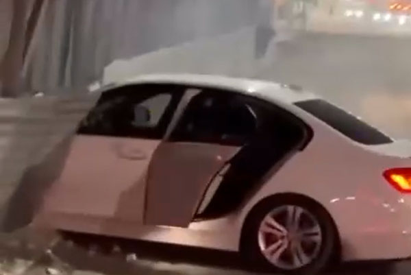 Блогер устроил ночной дрифт по Уфе на новенькой BMW и попал в ДТП Блогер устроил ночной дрифт по Уфе на новенькой BMW и попал в ДТП