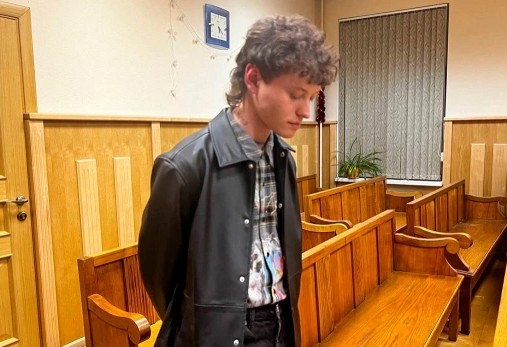 Шарлота наказали строже: по решению суда певца переведут в колонию общего режима из-за систематических нарушений | Певца Эдуарда Шарлота переведут в колонию общего режима Шарлота наказали строже: по решению суда певца переведут в колонию общего режима из-за систематических нарушений | Певца Эдуарда Шарлота переведут в колонию общего режима