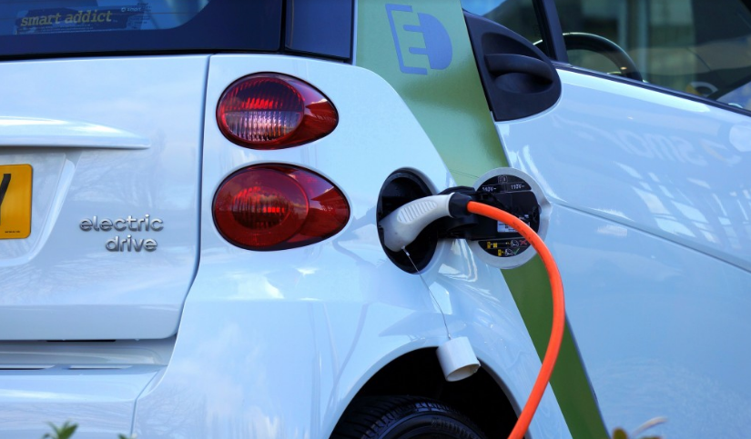 В Госдуме предлагают освободить от уплаты налога владельцев электромобилей В Госдуме предлагают освободить от уплаты налога владельцев электромобилей