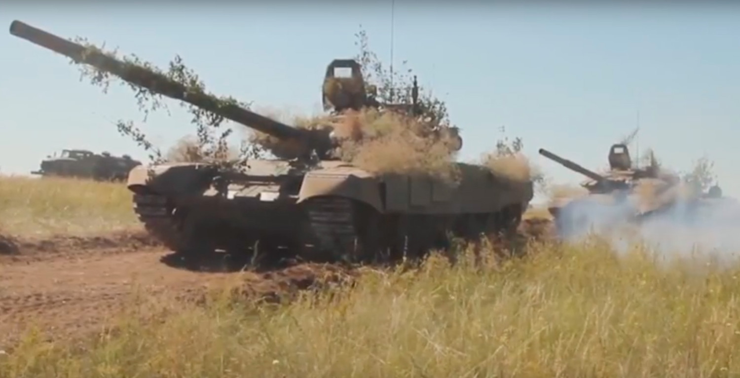 Методику сквозных атак применили танкисты в ходе двустороннего учения на Южном Урале Методику сквозных атак применили танкисты в ходе двустороннего учения на Южном Урале