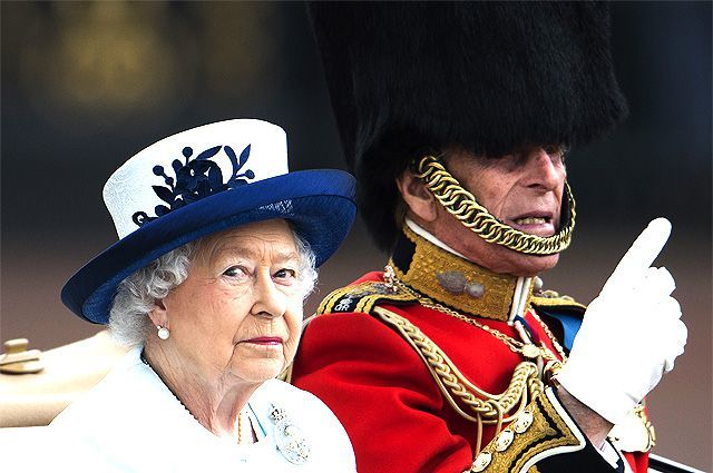 Королева Великобритании Елизавета II навестила в больнице Манчестера пострадавших от теракта Королева Великобритании Елизавета II навестила в больнице Манчестера пострадавших от теракта