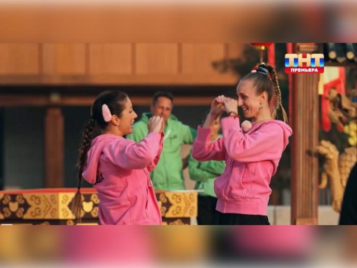 Нюша и ее сестра Мария Шурочкина выиграли миллион юаней в финале «Сокровищ императора» | Нюша и Мария Шурочкина стали победительницами шоу «Сокровища императора» Нюша и ее сестра Мария Шурочкина выиграли миллион юаней в финале «Сокровищ императора» | Нюша и Мария Шурочкина стали победительницами шоу «Сокровища императора»