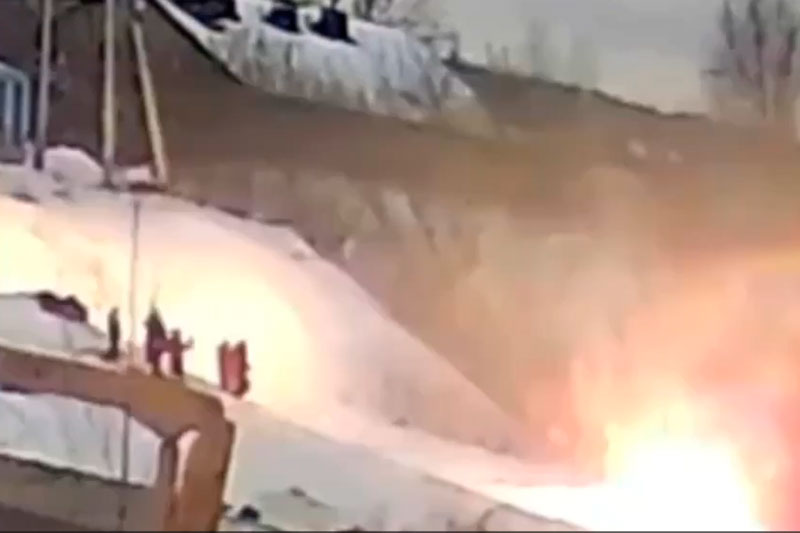 "Это была не простая петарда, а самодельная граната!" Толпа школьников взорвала гранату в Уфе. Видео | В Уфе школьники взорвали самодельную гранату рядом с детским садом "Это была не простая петарда, а самодельная граната!" Толпа школьников взорвала гранату в Уфе. Видео | В Уфе школьники взорвали самодельную гранату рядом с детским садом