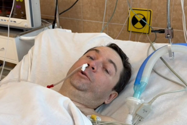 Губернатор Чибис заявил, что начал ходить после ранения ножом в живот | Раненный ножом губернатор Чибис записал видео из больницы