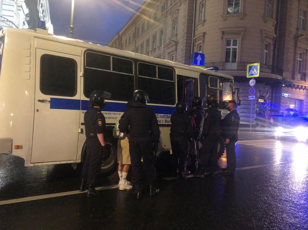 В Москве на акции против поправок к Конституции задержали более 100 человек