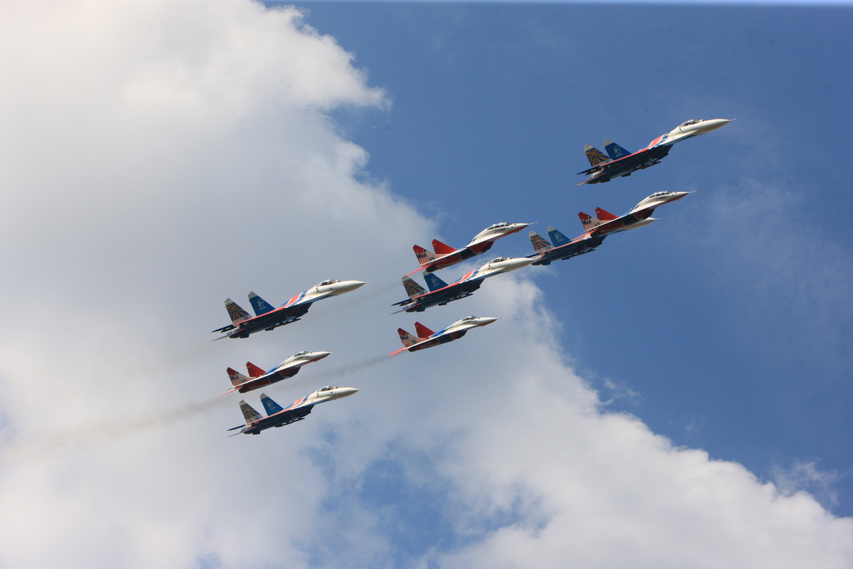 Масштабная акция по отбору на службу по контракту с выступлением авиагруппы «Стрижи» состоится в Челябинске Масштабная акция по отбору на службу по контракту с выступлением авиагруппы «Стрижи» состоится в Челябинске