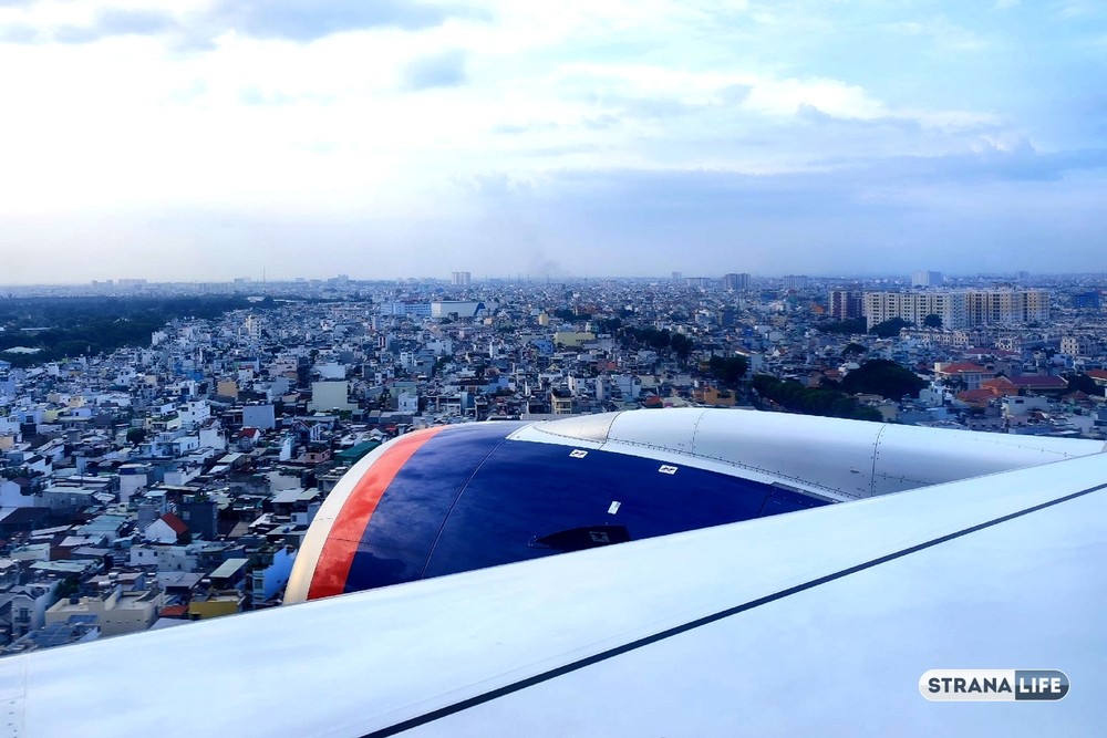 Пять человек пострадали на борту рейса Сочи — Красноярск из-за резкого перепада давления Пять человек пострадали на борту рейса Сочи — Красноярск из-за резкого перепада давления