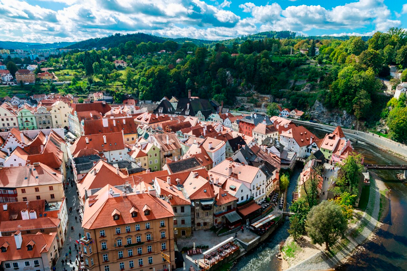 Румынская оппозиция обращается к Путину: "Признаем братство православной веры, нам нужна независимость" | Диана Шошоакэ: НАТО и ЕС втягивают Румынию в конфликт