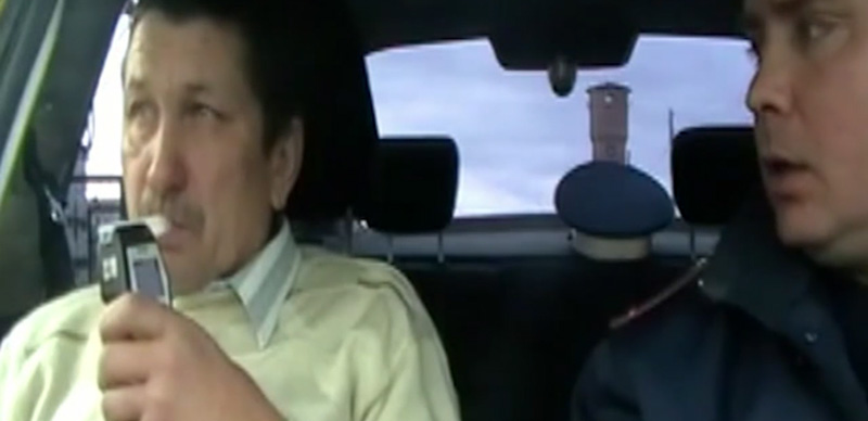 В Иркутской области пьяный водитель вез на занятия 40 школьников В Иркутской области пьяный водитель вез на занятия 40 школьников