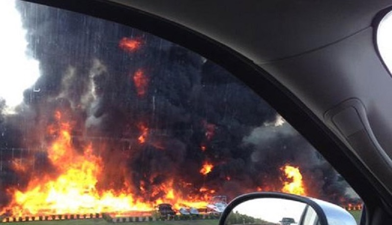 На территории химического предприятия в Техасе произошла серия взрывов На территории химического предприятия в Техасе произошла серия взрывов