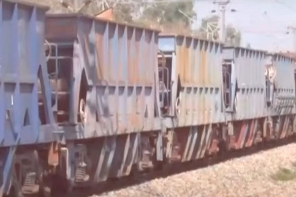 В Индии поезд проехал 70 км без машиниста