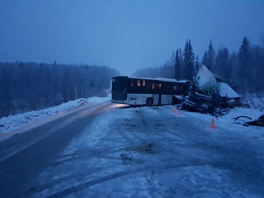 В Кемеровской области возбуждено уголовное дело по факту гибели и травмирования людей в ДТП с пассажирским автобусом В Кемеровской области возбуждено уголовное дело по факту гибели и травмирования людей в ДТП с пассажирским автобусом