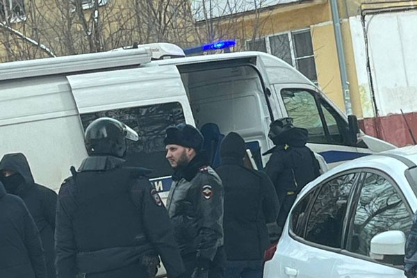 В Подмосковье у здания Росреестра заминировали иномарку В Подмосковье у здания Росреестра заминировали иномарку