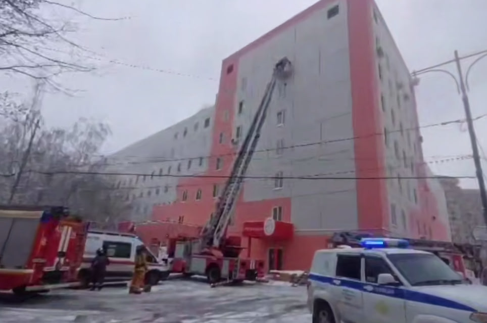 "Эвакуировали больше 30 человек": в Москве загорелся роддом | В Москве спасатели эвакуировали 39 человек из-за пожара в роддоме "Эвакуировали больше 30 человек": в Москве загорелся роддом | В Москве спасатели эвакуировали 39 человек из-за пожара в роддоме