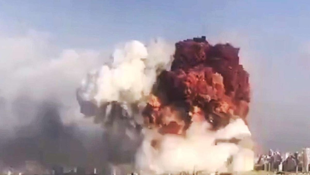 Капитан перевозившего селитру судна прокомментировал взрыв в Бейруте Капитан перевозившего селитру судна прокомментировал взрыв в Бейруте