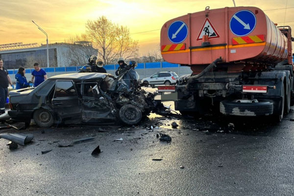 В Башкирии трое парней и две девушки погибли в ДТП с участием поливальной машины | Пятеро парней и девушек из Уфы погибли в ДТП с поливальной машиной В Башкирии трое парней и две девушки погибли в ДТП с участием поливальной машины | Пятеро парней и девушек из Уфы погибли в ДТП с поливальной машиной