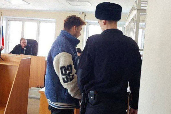 СМИ сообщили о задержании хозяина оренбургского гей*-бара Pose | Хозяина оренбургского гей*-бара Pose задержали в Шереметьево СМИ сообщили о задержании хозяина оренбургского гей*-бара Pose | Хозяина оренбургского гей*-бара Pose задержали в Шереметьево