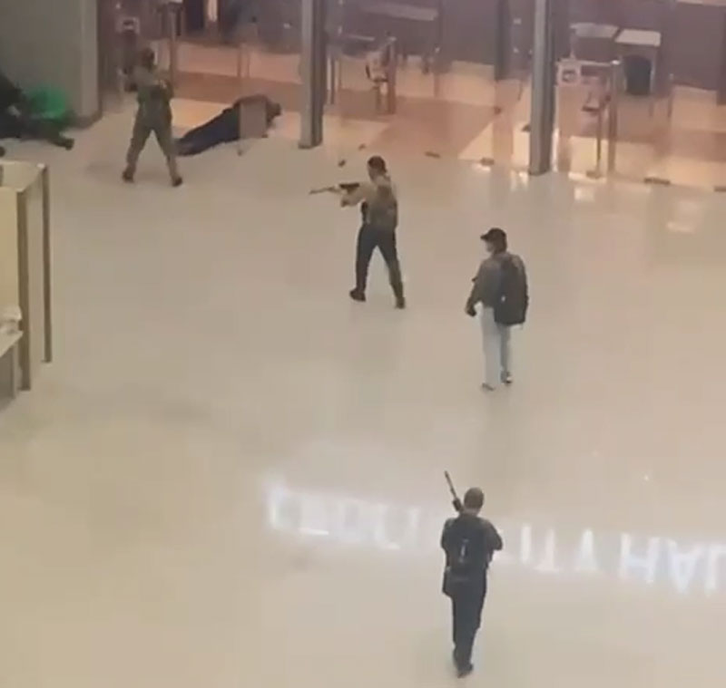 На Crocus City Hall напали как минимум пять бородатых мужчин с автоматами | Бородатые и с автоматами. Что известно о напавших на Crocus City Hall На Crocus City Hall напали как минимум пять бородатых мужчин с автоматами | Бородатые и с автоматами. Что известно о напавших на Crocus City Hall