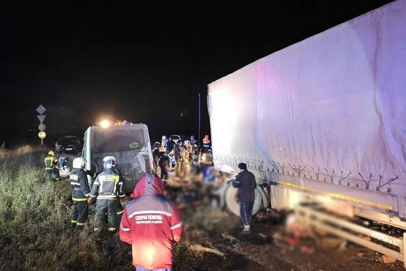 Крупное ДТП в Пермском крае: семь погибших, шестеро раненых | Семь человек погибли в ДТП с микроавтобусом в Пермском крае Крупное ДТП в Пермском крае: семь погибших, шестеро раненых | Семь человек погибли в ДТП с микроавтобусом в Пермском крае