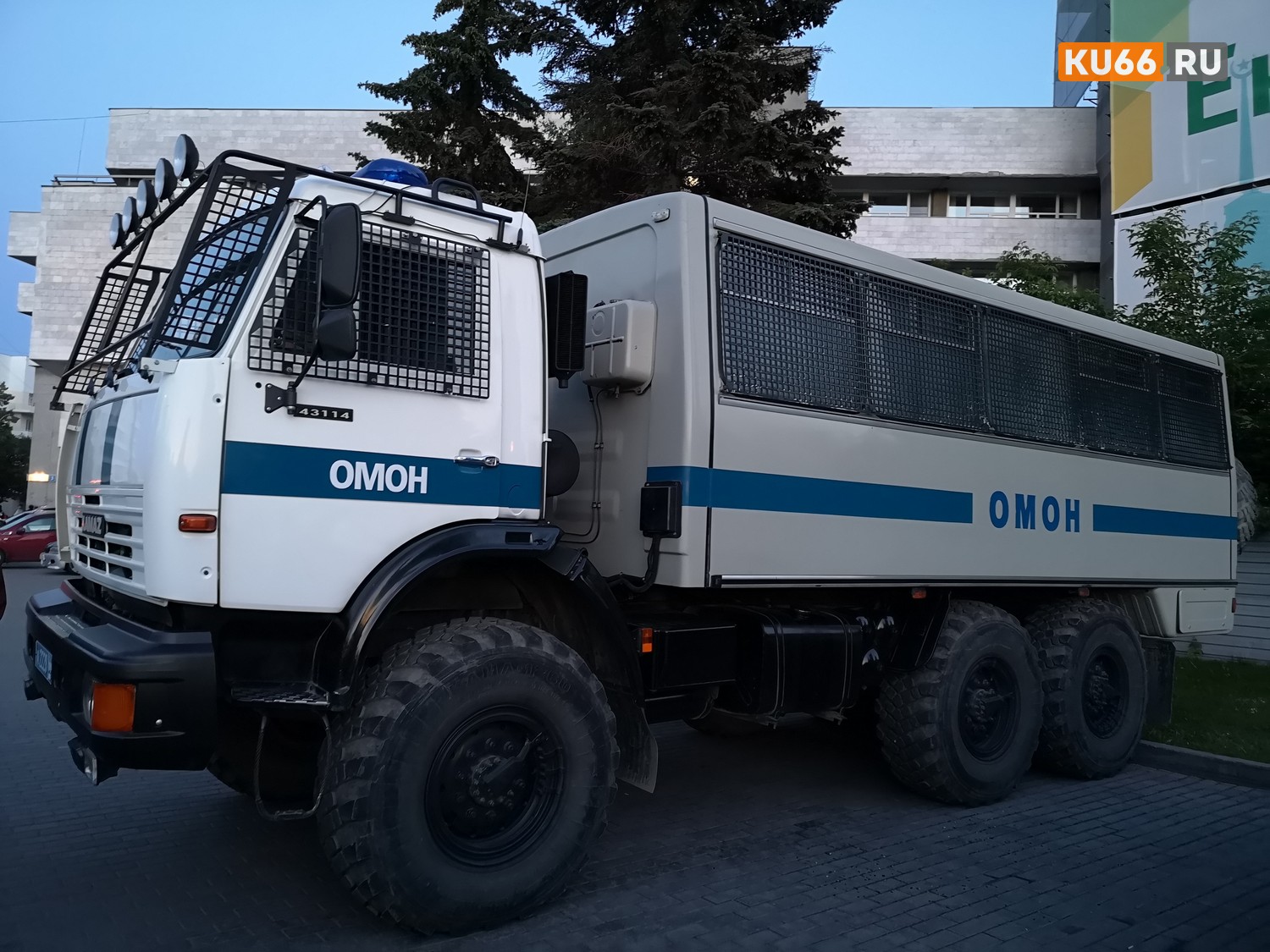 В лесу в подмосковном Чехове ловят нового подозреваемого в теракте в «Крокусе» | В подмосковном лесу ловят нового подозреваемого в теракте в «Крокусе» В лесу в подмосковном Чехове ловят нового подозреваемого в теракте в «Крокусе» | В подмосковном лесу ловят нового подозреваемого в теракте в «Крокусе»