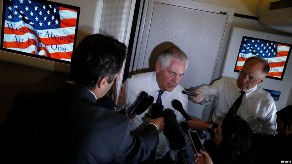 Рекс Тиллерсон заявил, что Россия останется страной-изгоем пока не выполнит Минские соглашения Рекс Тиллерсон заявил, что Россия останется страной-изгоем пока не выполнит Минские соглашения