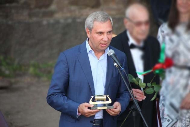 В Ленинградской области снайпер застрелил депутата Александра Петрова В Ленинградской области снайпер застрелил депутата Александра Петрова