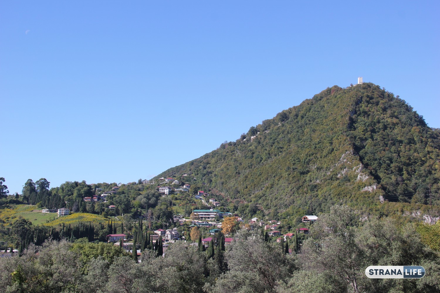 Гора, поражающая красотой сверху, снизу и изнутри